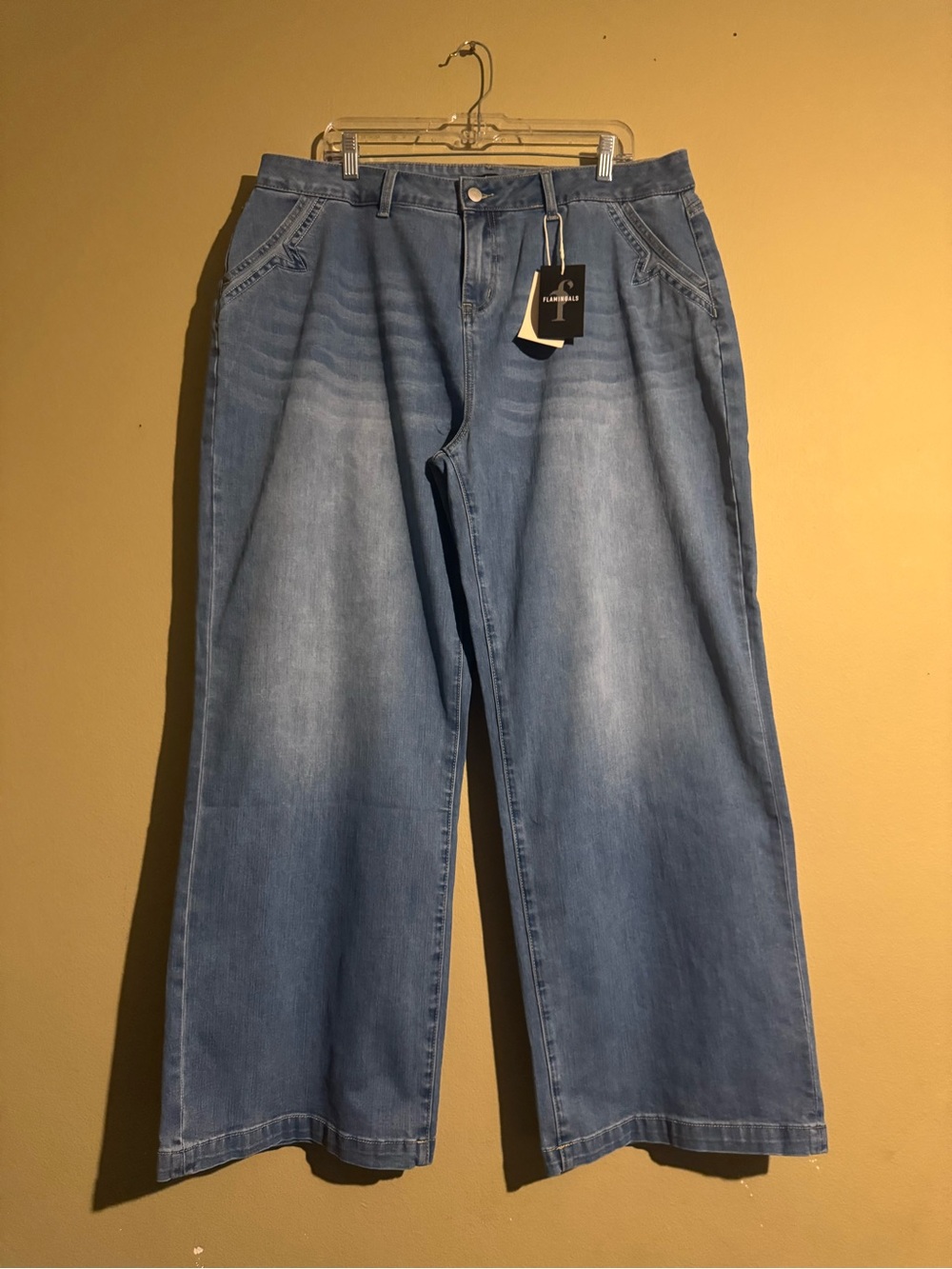 Flamingals, Women’s 4XL, Blue denim flared jeans with cute pocket designs. New.